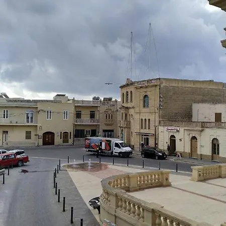 Ta' Lorenzo בית כפרי *