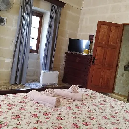 בית כפרי Ta' Lorenzo סן לורנץ