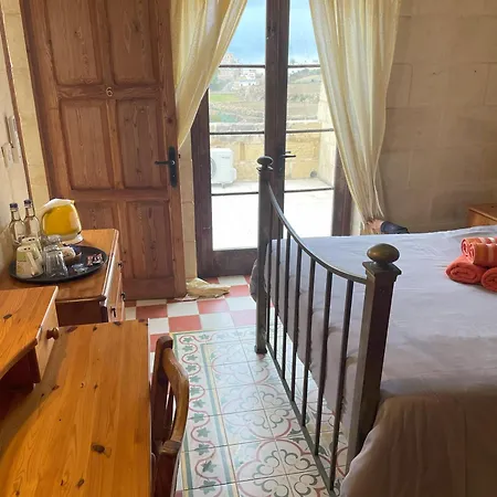 בית כפרי Ta' Lorenzo *