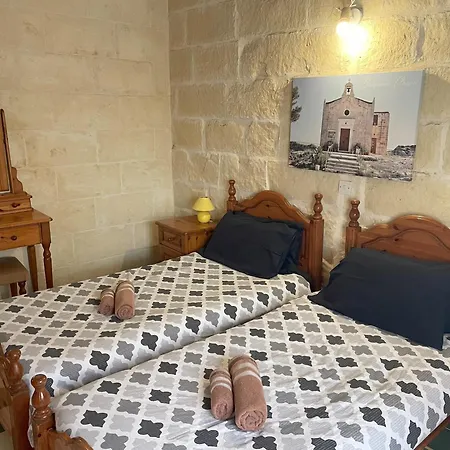 בית כפרי Ta' Lorenzo סן לורנץ