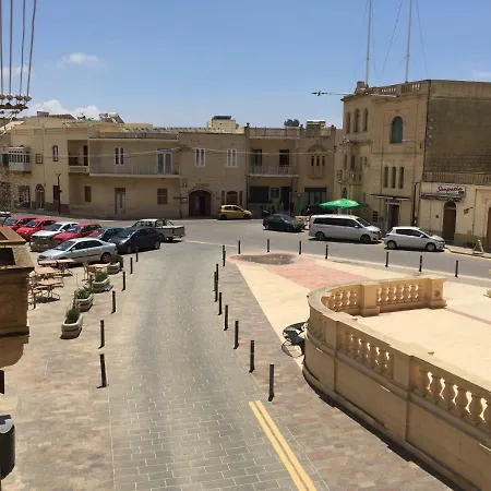 Ta' Lorenzo בית כפרי