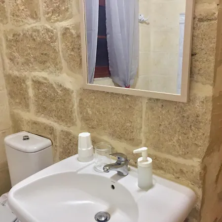 Ta' Lorenzo בית כפרי *