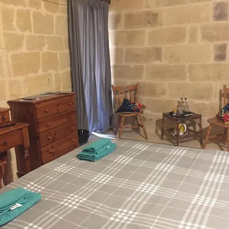 בית כפרי Ta' Lorenzo *