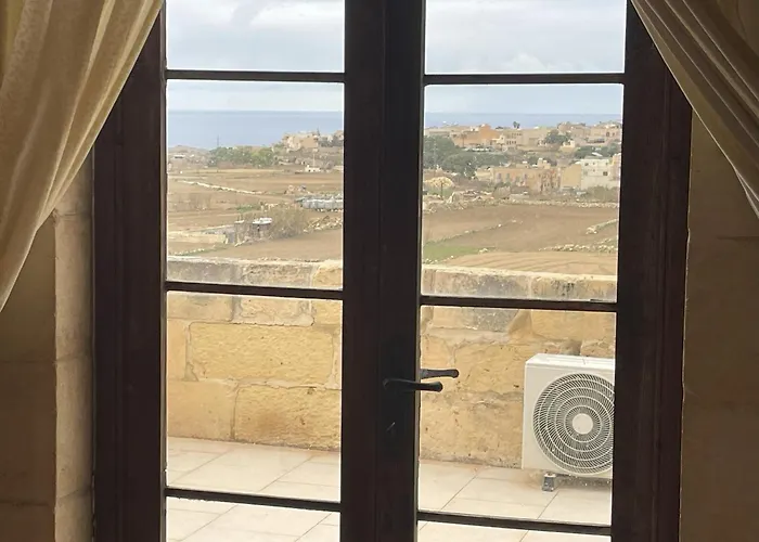 Ta' Lorenzo בית כפרי